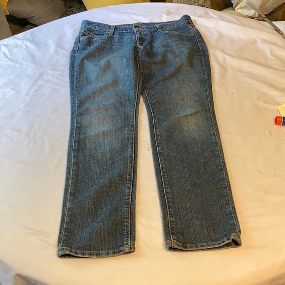 Old Navy Denim - Old navy  the Dira women’s jean size 6 regular